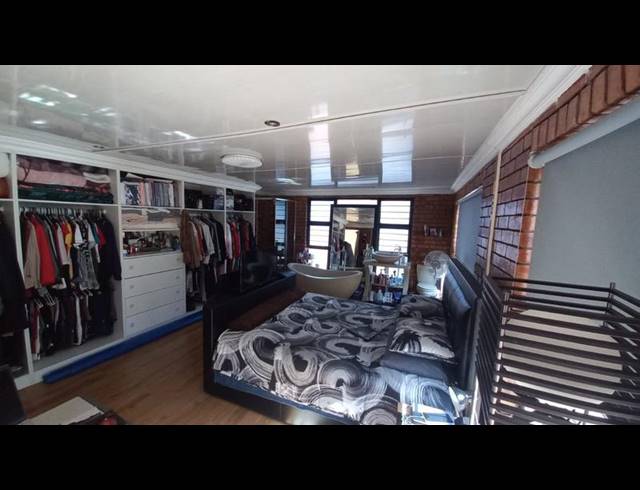 3 BEDROOM HOUSE FOR SALE IN PHILIP NEL PARK